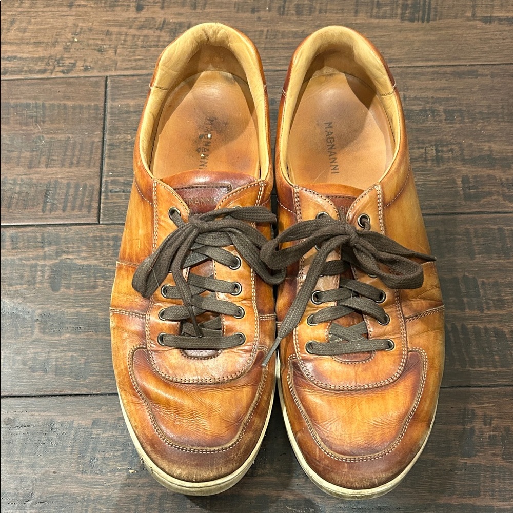 Magnanni Men's Tan Leather Sneakers